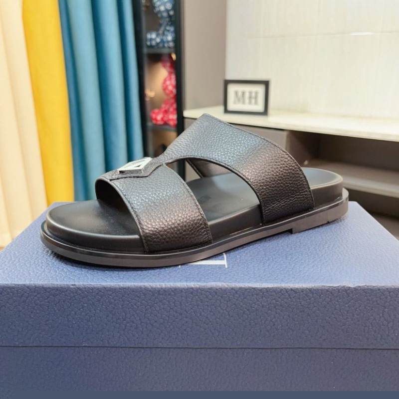ch**an D*or slippers